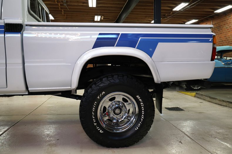 Toyota-Pickup-1982-White-Blue-16