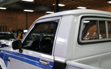 Toyota-Pickup-1982-White-Blue-20