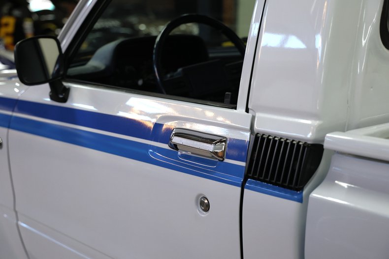 Toyota-Pickup-1982-White-Blue-24