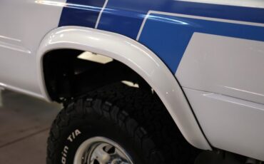 Toyota-Pickup-1982-White-Blue-26