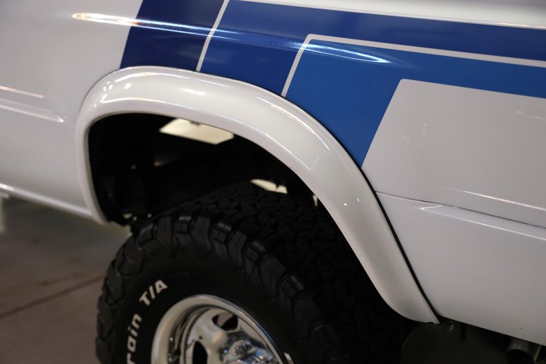 Toyota-Pickup-1982-White-Blue-26