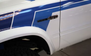 Toyota-Pickup-1982-White-Blue-3