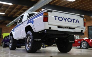Toyota-Pickup-1982-White-Blue-33