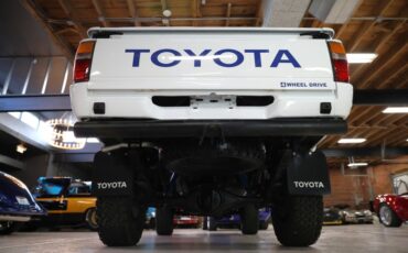 Toyota-Pickup-1982-White-Blue-34