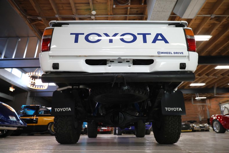 Toyota-Pickup-1982-White-Blue-34
