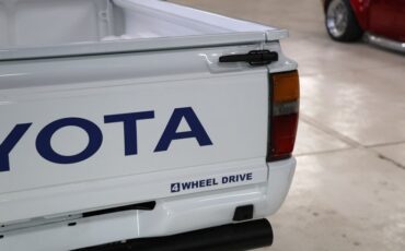 Toyota-Pickup-1982-White-Blue-35