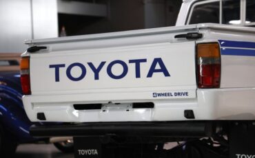 Toyota-Pickup-1982-White-Blue-43
