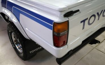 Toyota-Pickup-1982-White-Blue-6