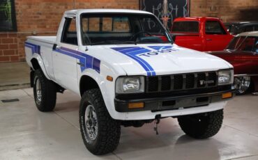 Toyota-Pickup-1982-White-Blue-9