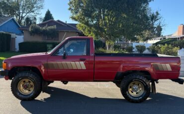 Toyota-Pickup-1985-1