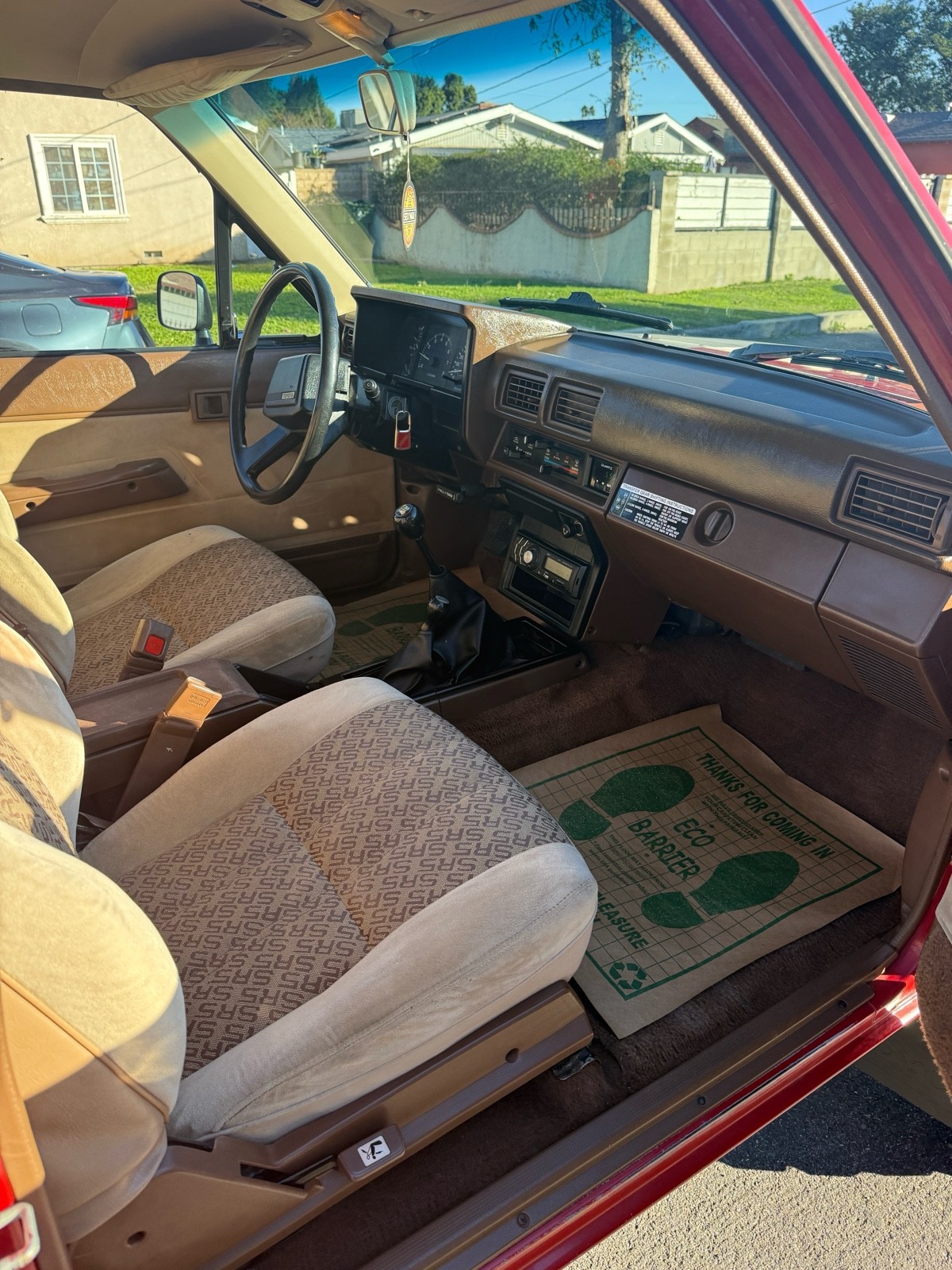 Toyota-Pickup-1985-10