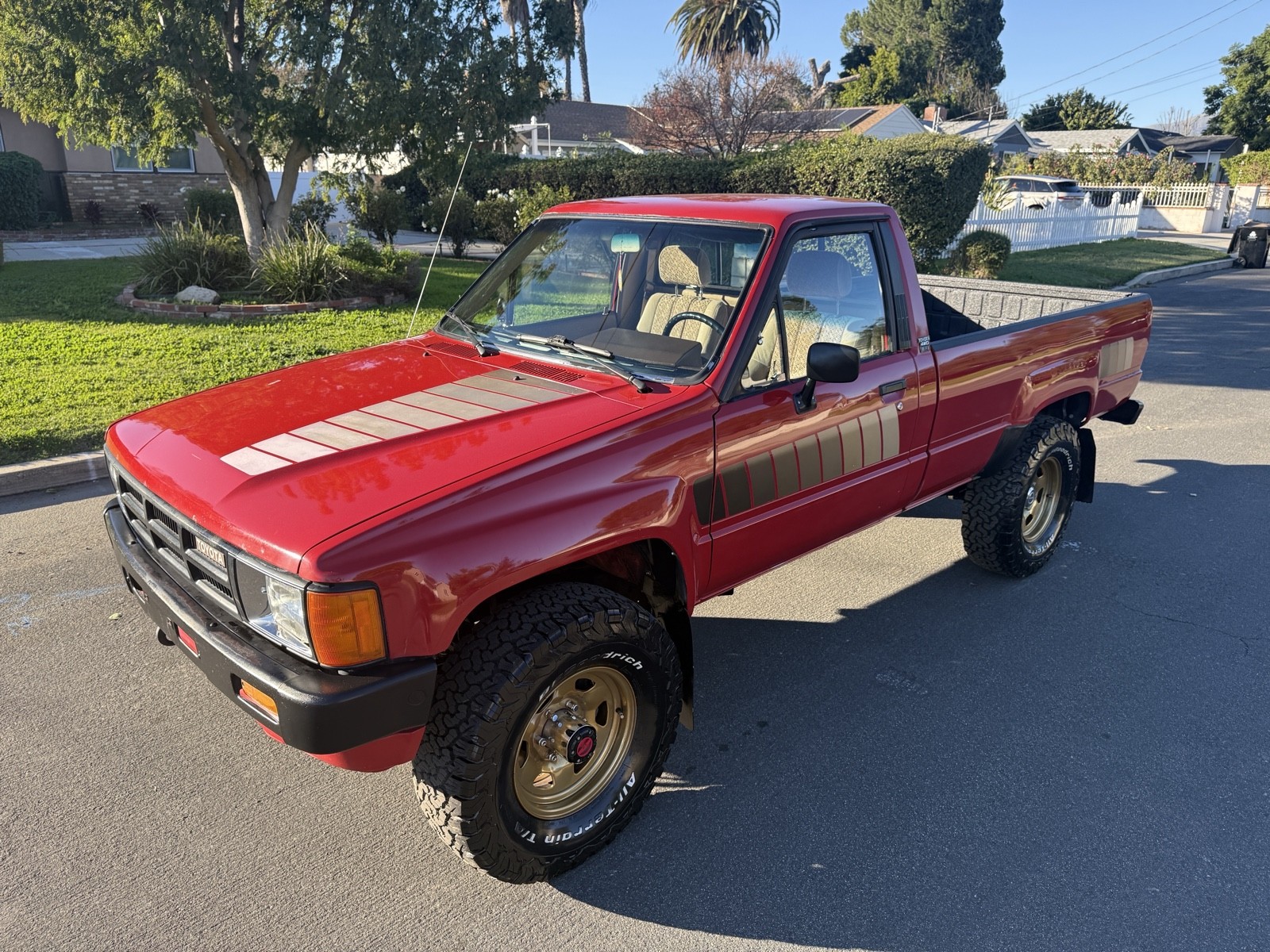Toyota-Pickup-1985-3