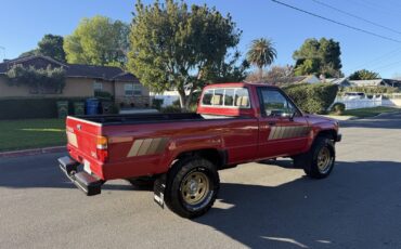 Toyota-Pickup-1985-6