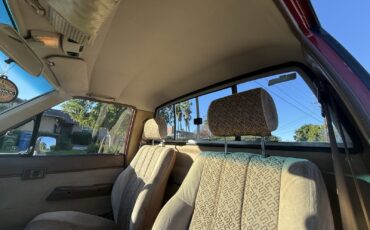 Toyota-Pickup-1985-9