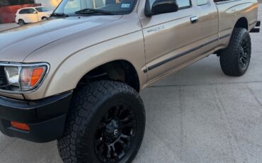Toyota-Tacoma-1995-Extended-Cab-Pickup-1