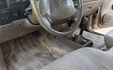 Toyota-Tacoma-1995-Extended-Cab-Pickup-10