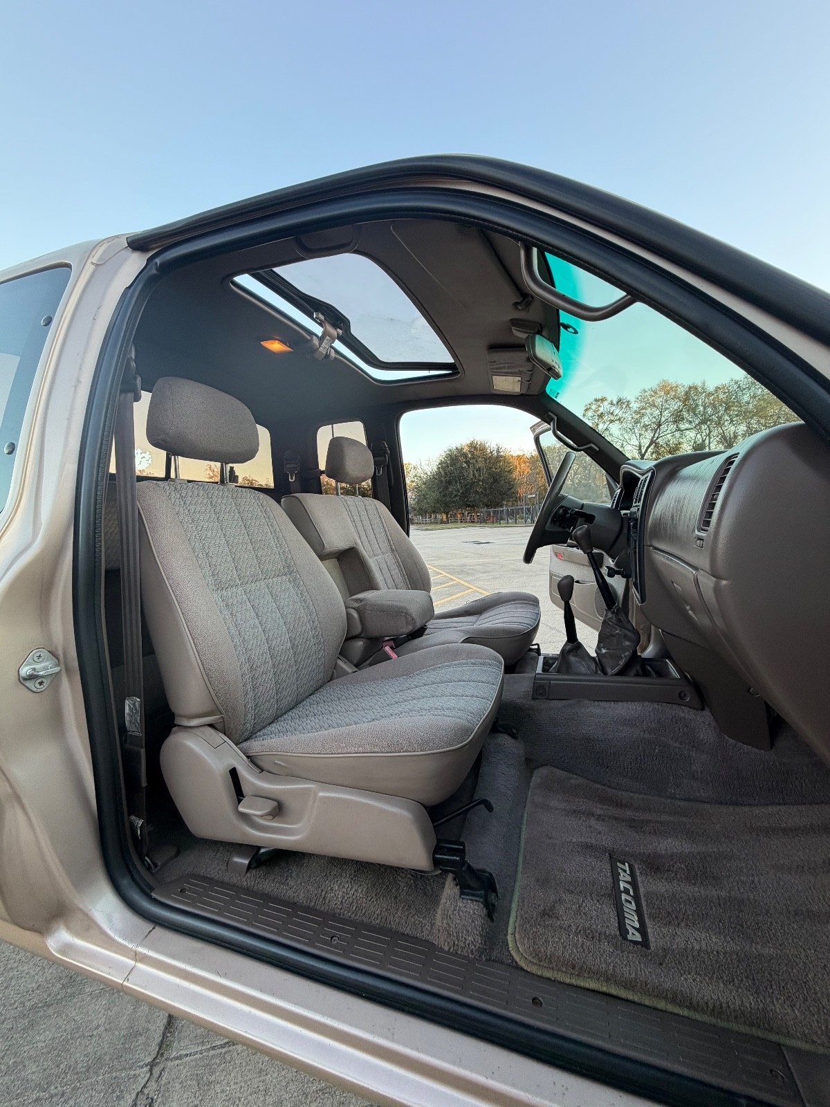 Toyota-Tacoma-1995-Extended-Cab-Pickup-16