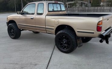 Toyota-Tacoma-1995-Extended-Cab-Pickup-3