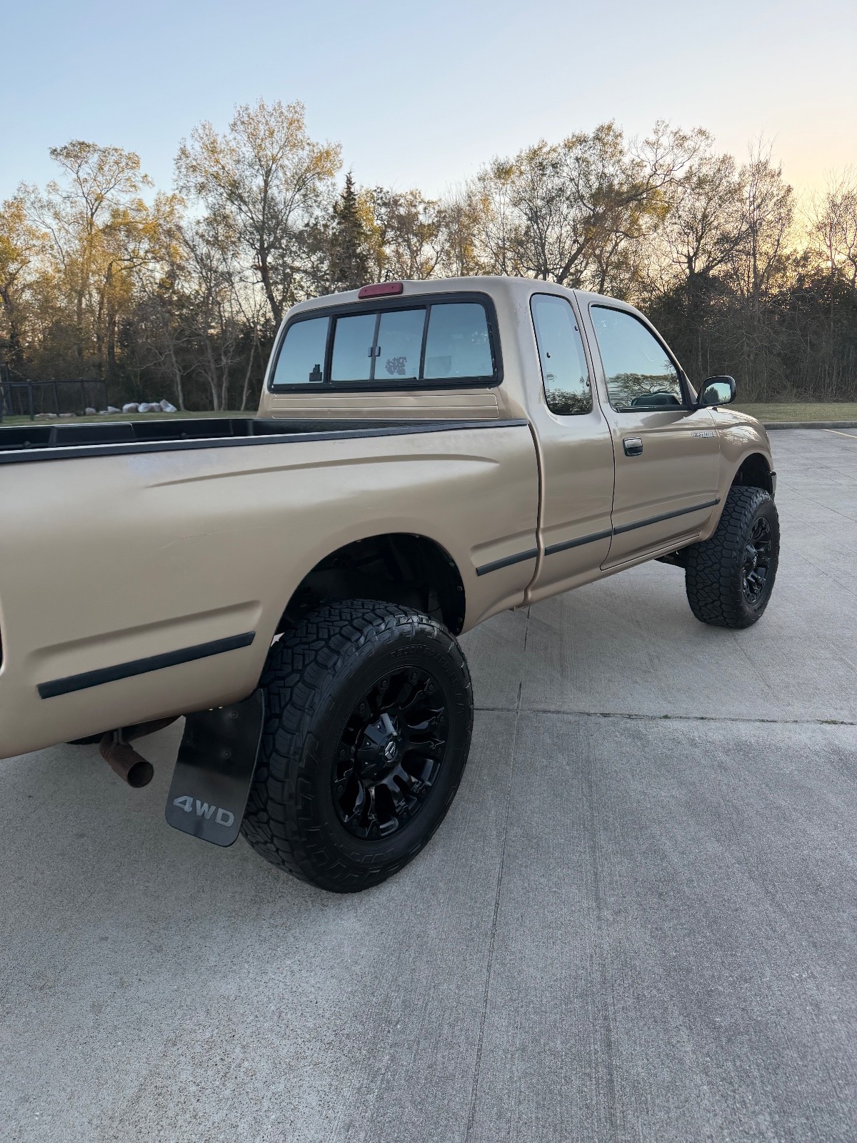 Toyota-Tacoma-1995-Extended-Cab-Pickup-5