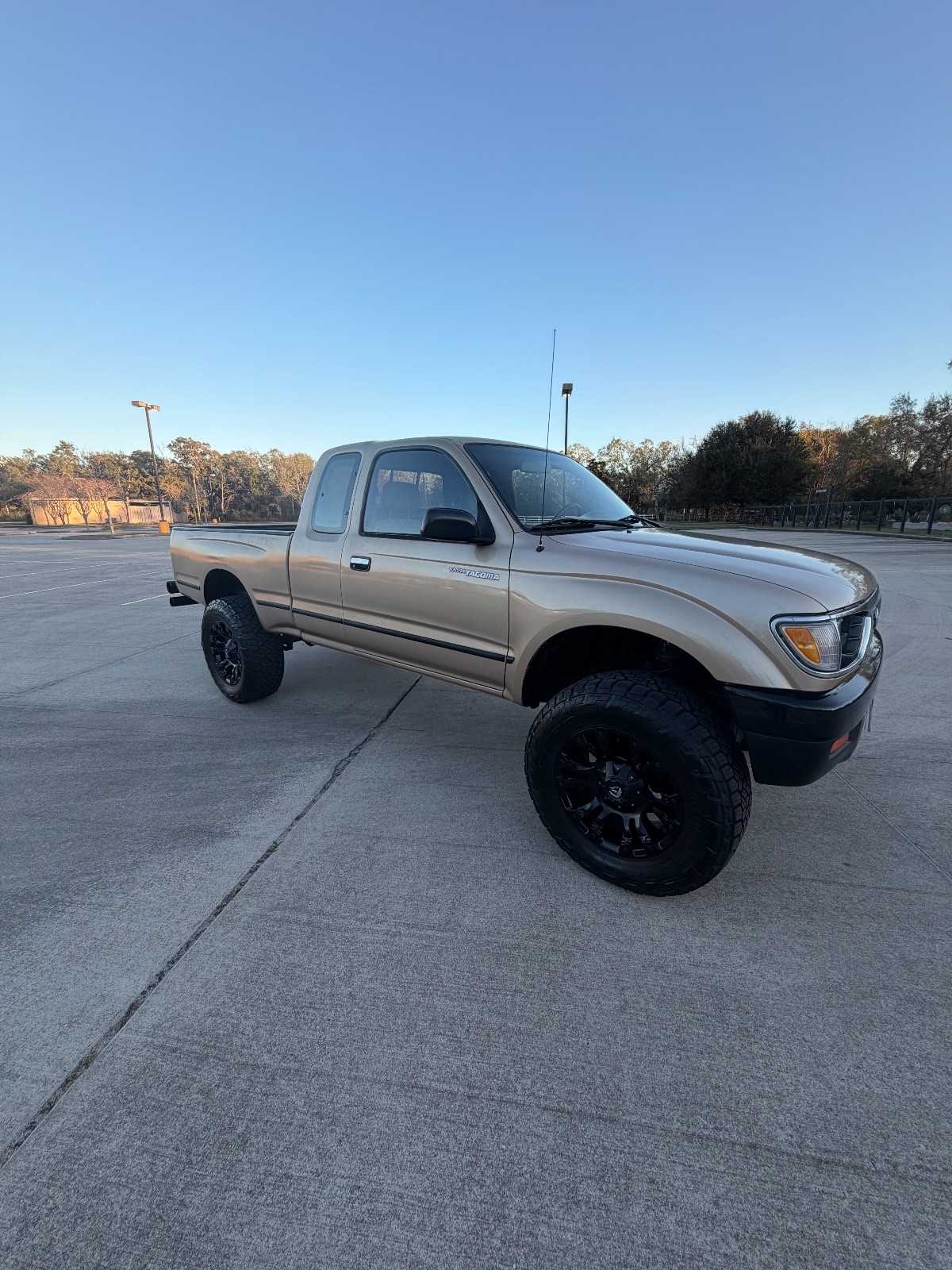 Toyota-Tacoma-1995-Extended-Cab-Pickup-6