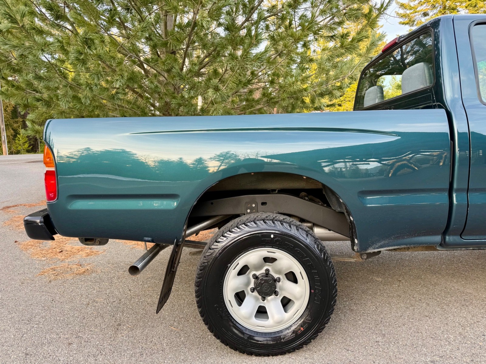 Toyota-Tacoma-1996-Standard-Cab-Pickup-14