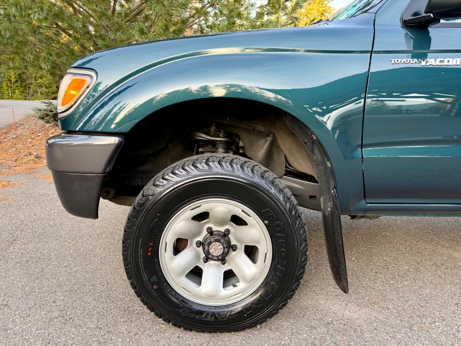 Toyota-Tacoma-1996-Standard-Cab-Pickup-17