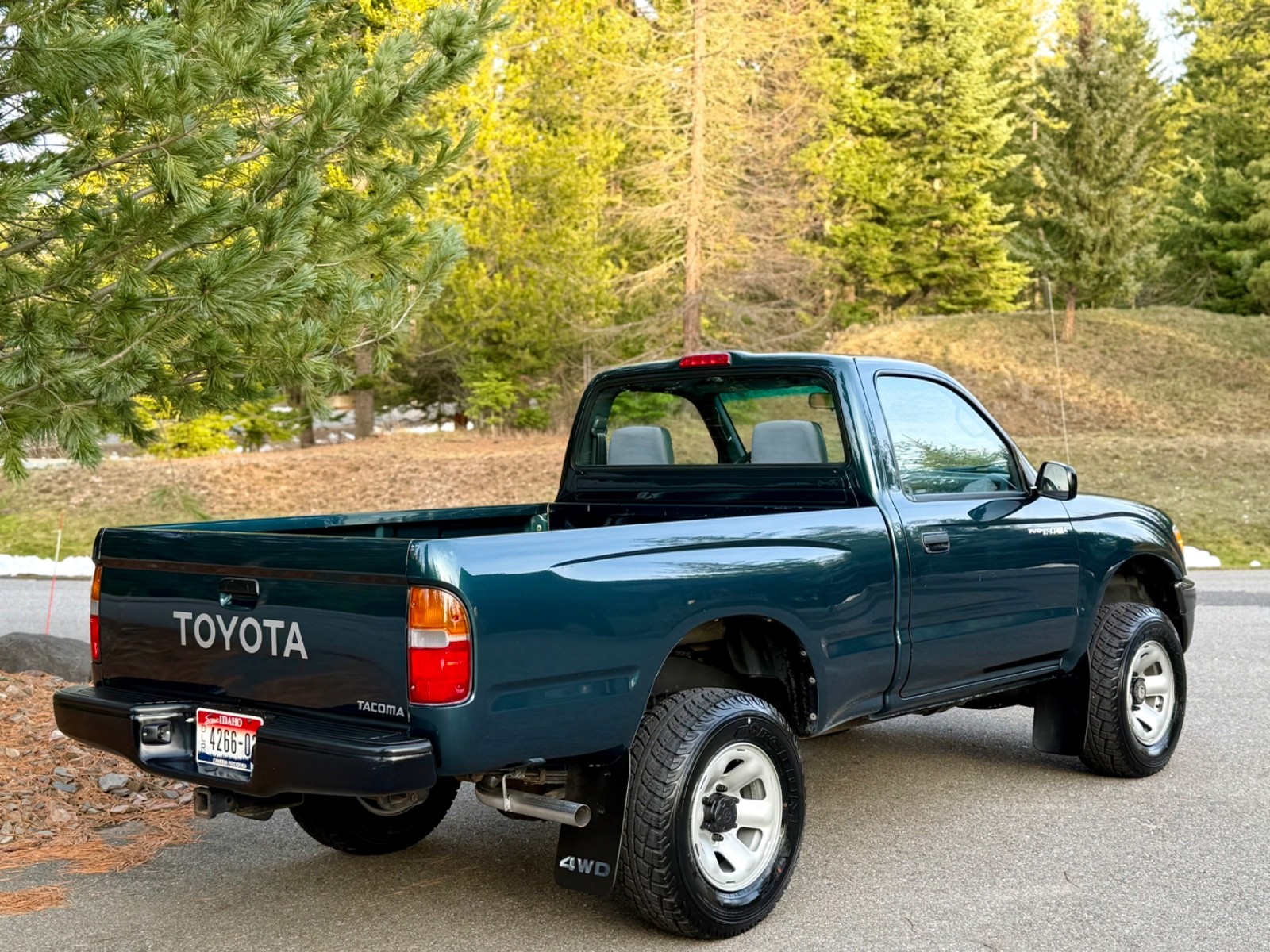 Toyota-Tacoma-1996-Standard-Cab-Pickup-2
