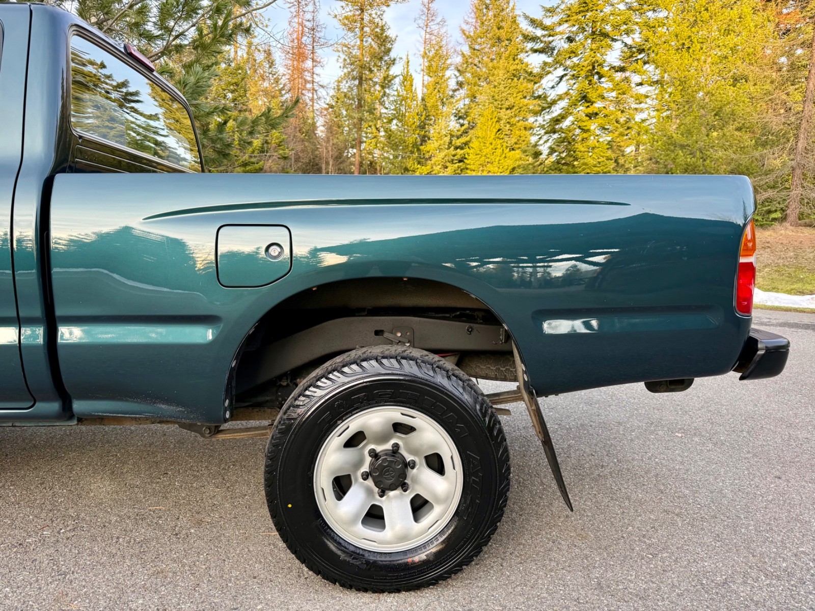 Toyota-Tacoma-1996-Standard-Cab-Pickup-22