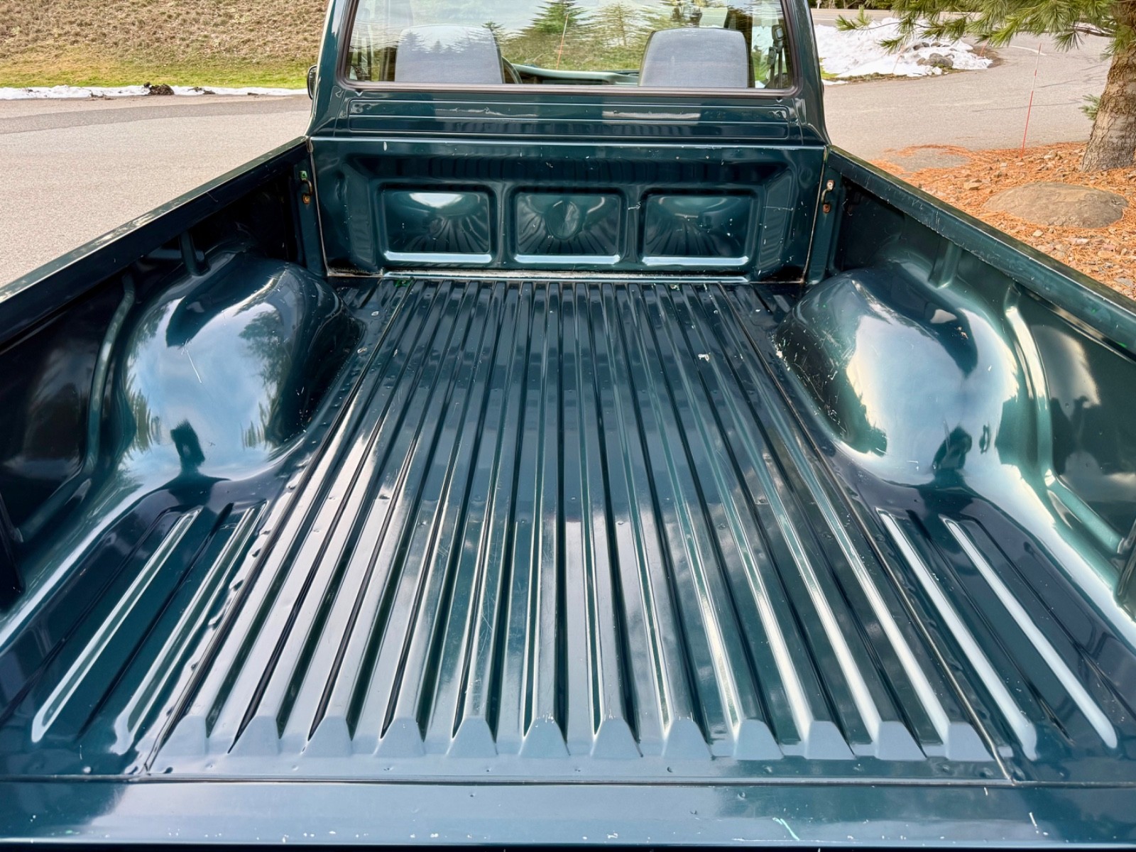 Toyota-Tacoma-1996-Standard-Cab-Pickup-24