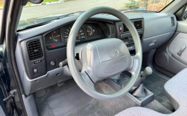Toyota-Tacoma-1996-Standard-Cab-Pickup-27