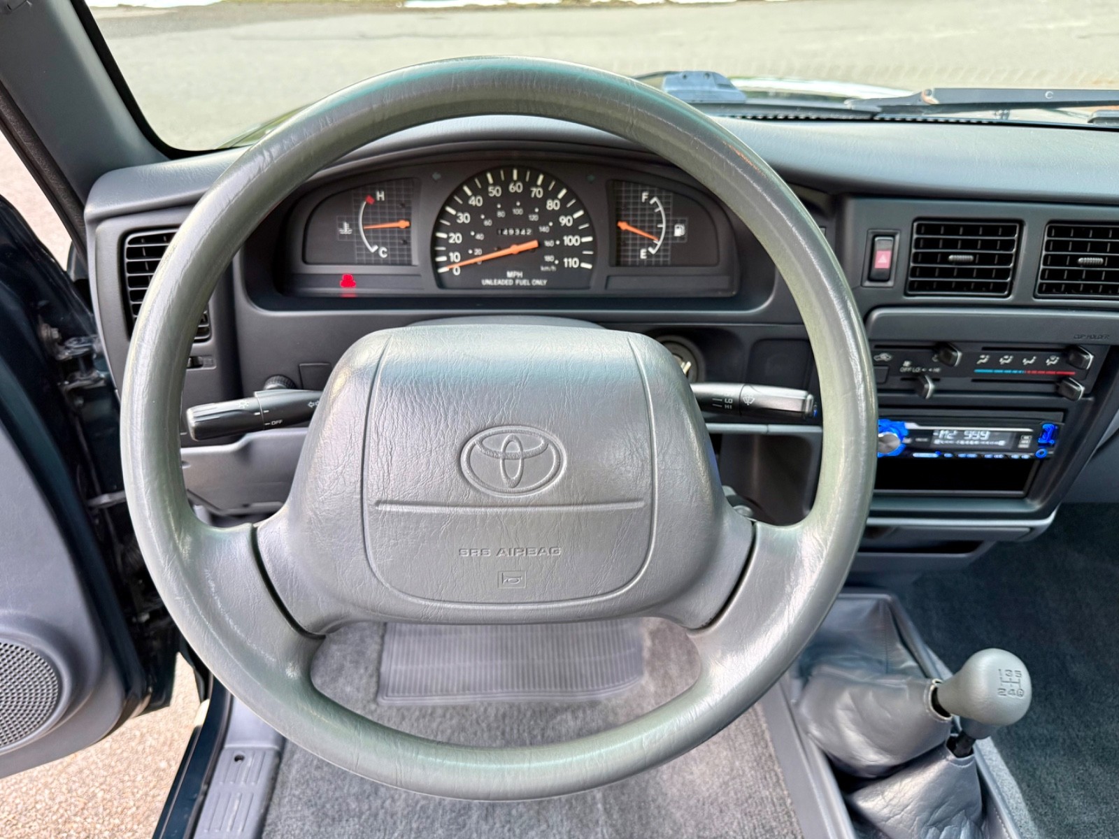 Toyota-Tacoma-1996-Standard-Cab-Pickup-28