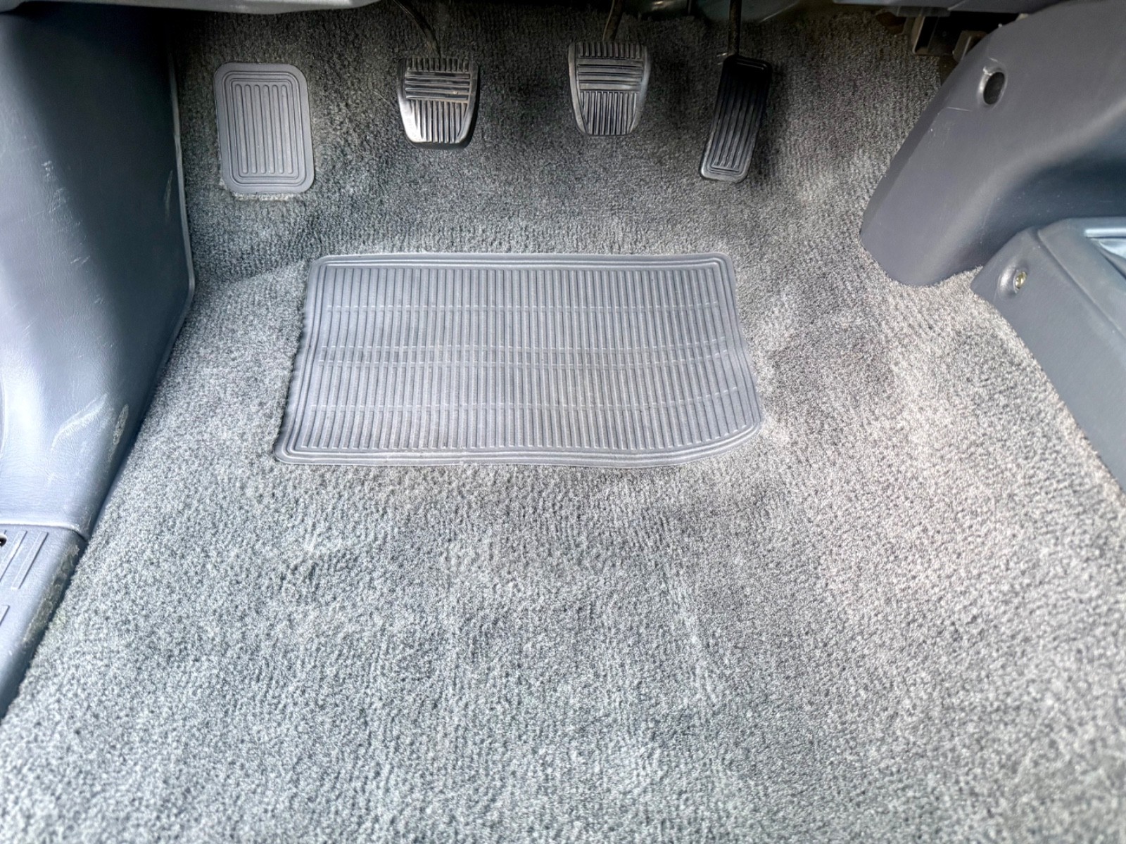 Toyota-Tacoma-1996-Standard-Cab-Pickup-29