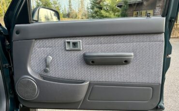 Toyota-Tacoma-1996-Standard-Cab-Pickup-32