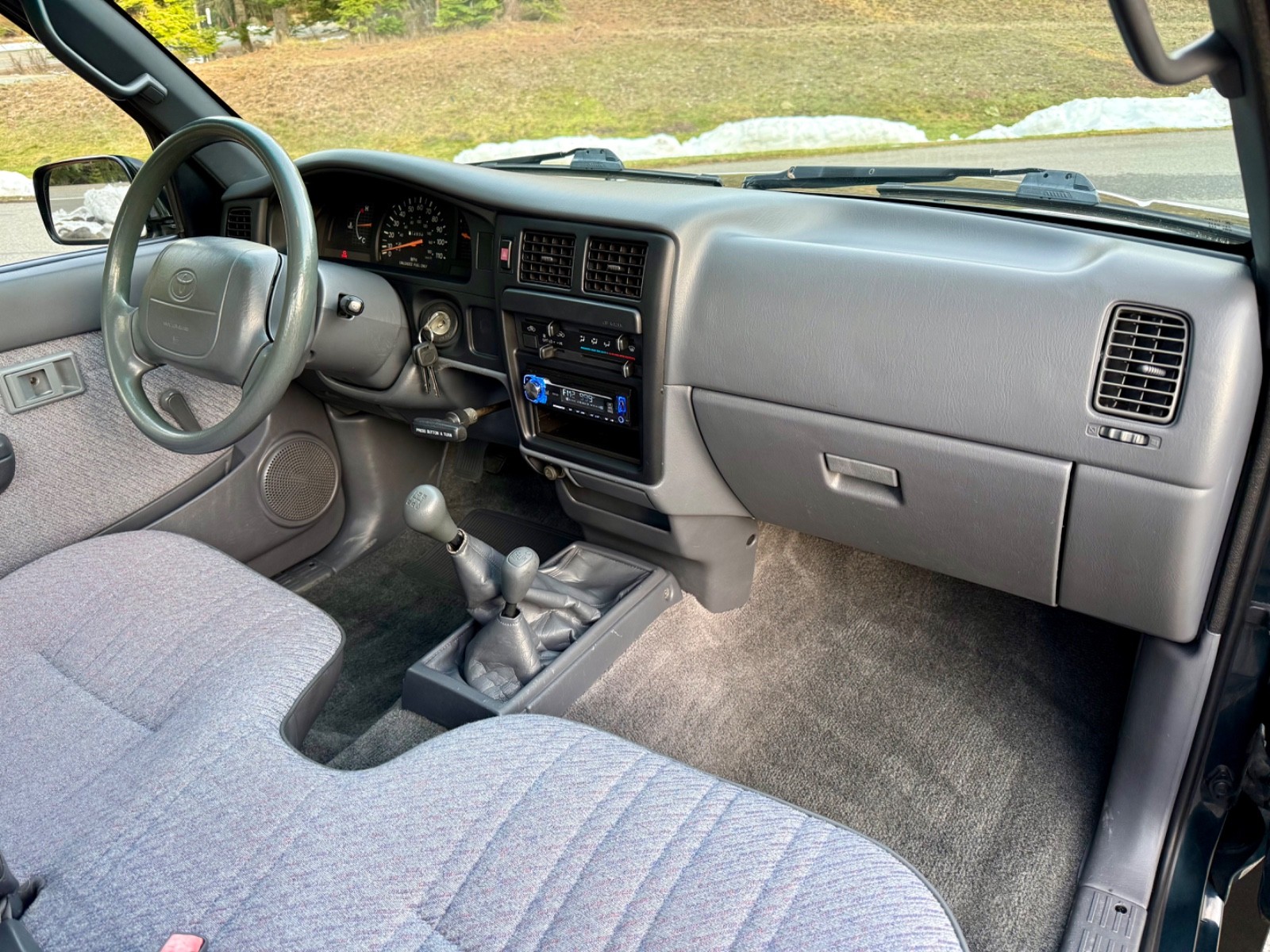 Toyota-Tacoma-1996-Standard-Cab-Pickup-33