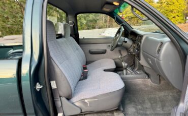 Toyota-Tacoma-1996-Standard-Cab-Pickup-34