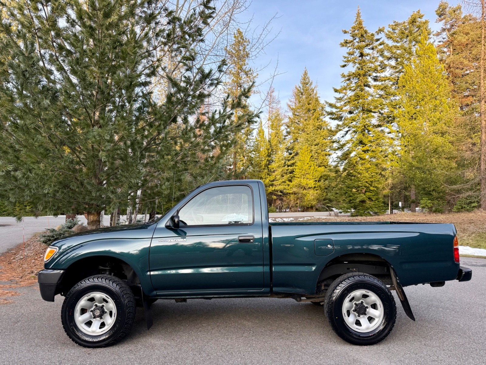 Toyota-Tacoma-1996-Standard-Cab-Pickup-4