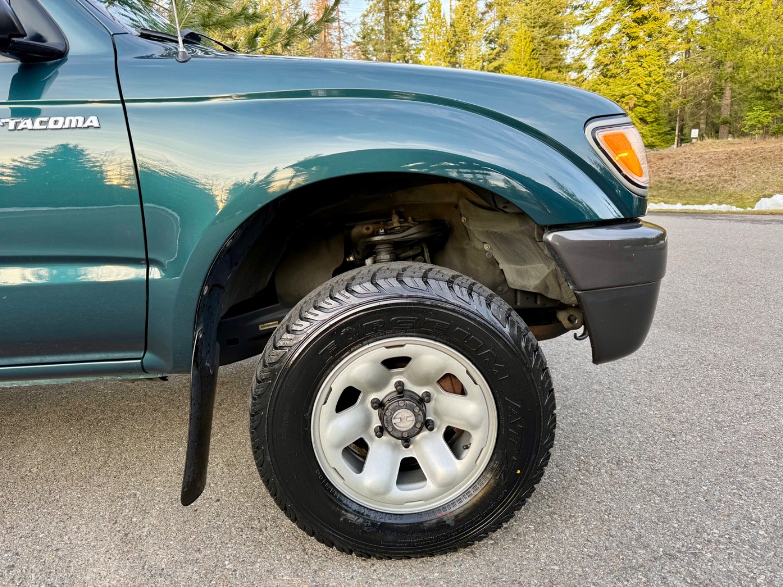 Toyota-Tacoma-1996-Standard-Cab-Pickup-8