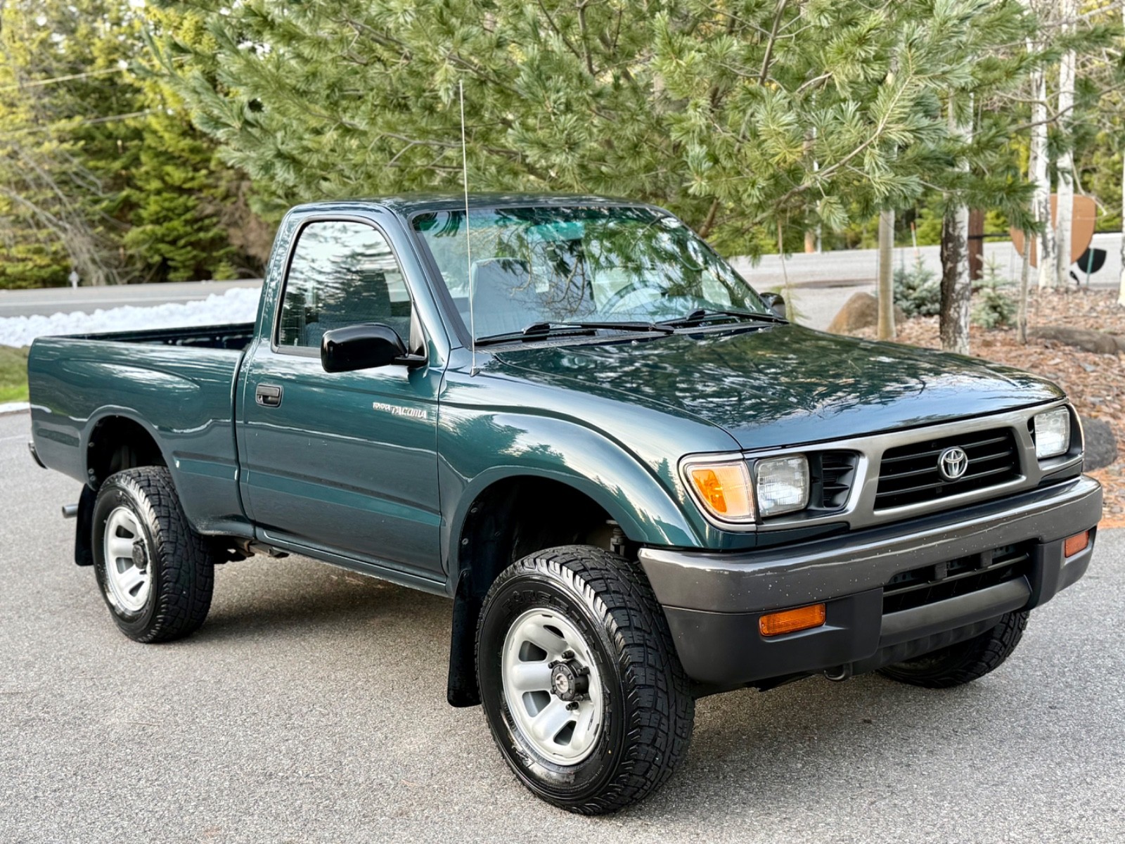 Toyota-Tacoma-1996-Standard-Cab-Pickup