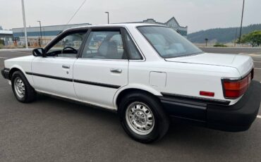 Toyota-camry-1987-1