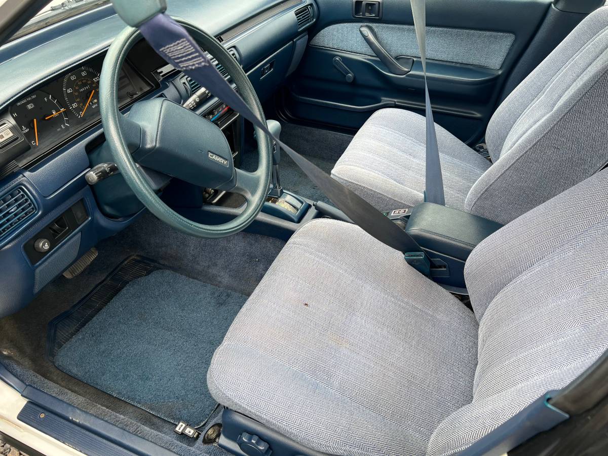 Toyota-camry-1987-2