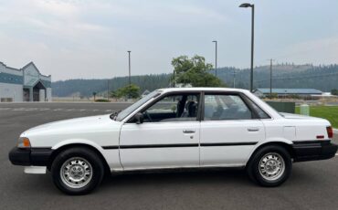 Toyota-camry-1987-4
