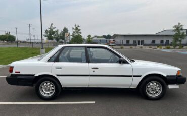 Toyota-camry-1987-5
