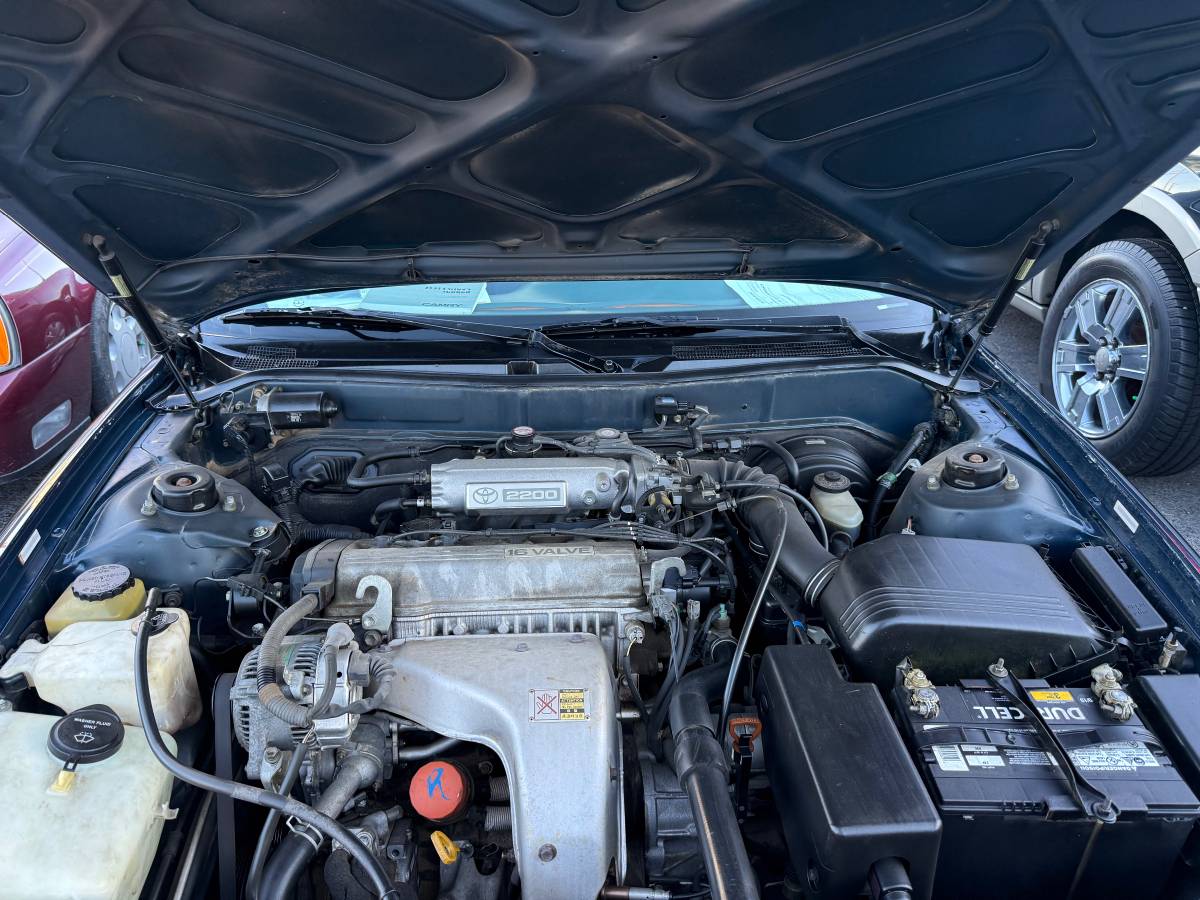 Toyota-camry-1993-green-19