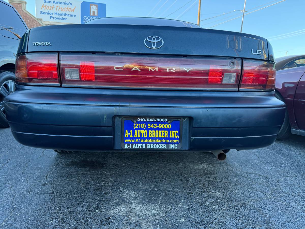 Toyota-camry-1993-green-2