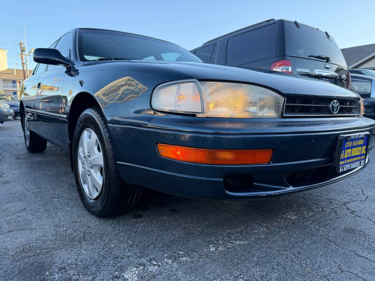 Toyota-camry-1993-green-7