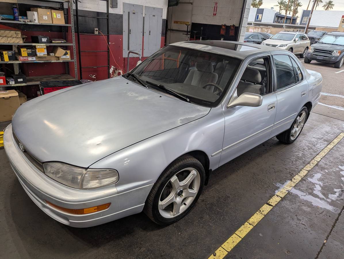 Toyota-camry-1994-blue