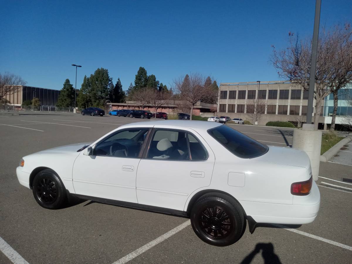 Toyota-camry-1996-1