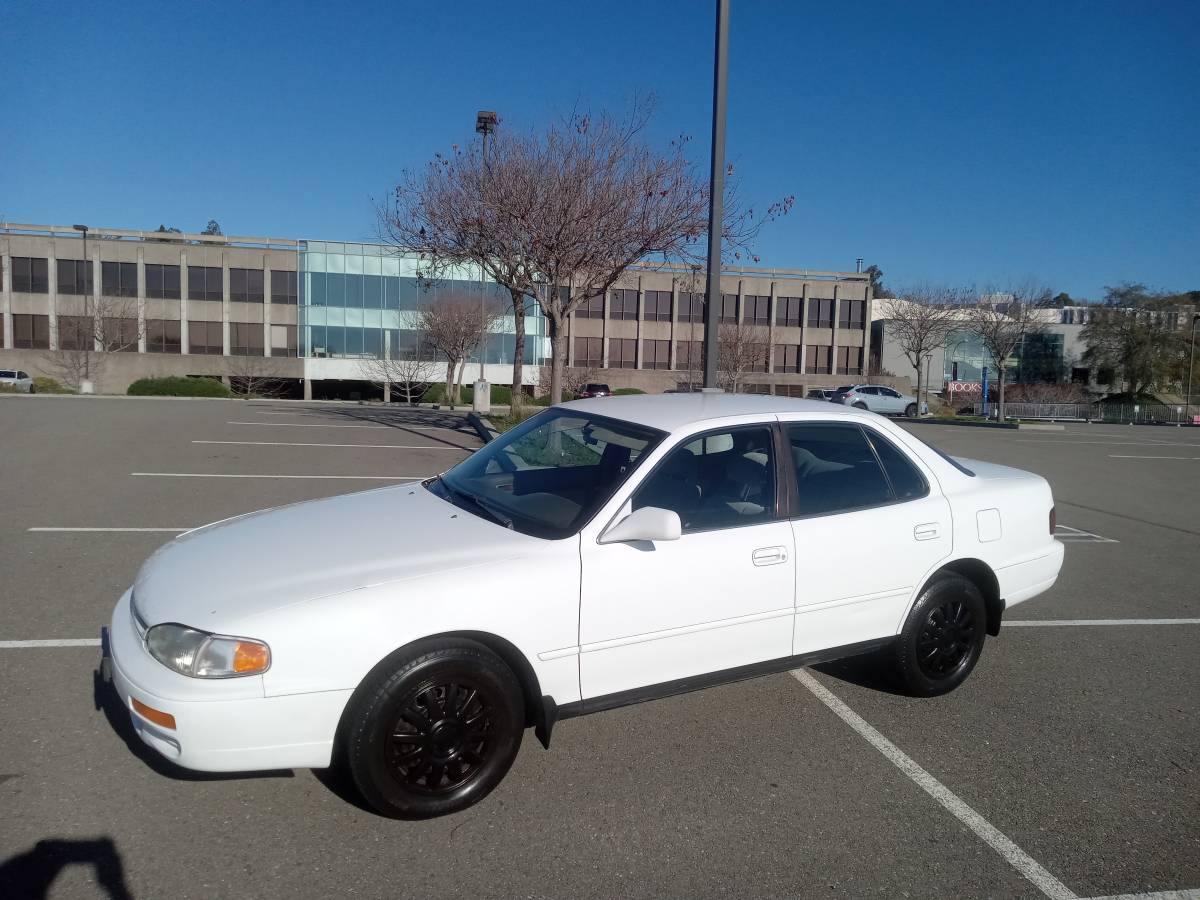 Toyota-camry-1996