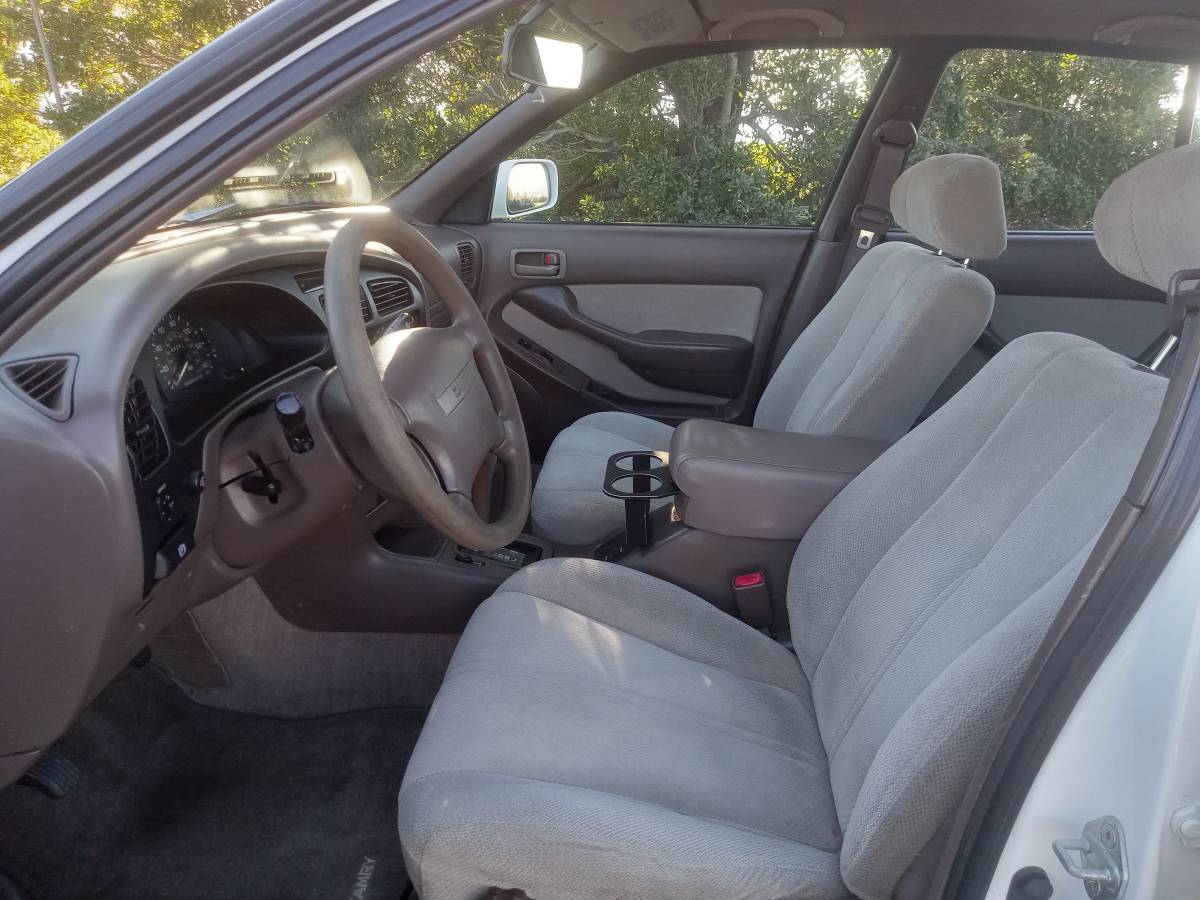 Toyota-camry-1996-7