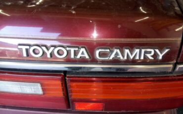 Toyota-camry-le-1989-1